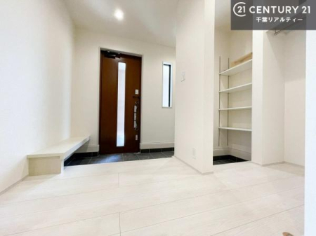 ���� �L�X�Ƃ������ւɂ̓V���[�Y�{�b�N�X�������B���Ƒ����̌C������������[�ł��A���ł��C�����悭���q�l���}�����܂��B