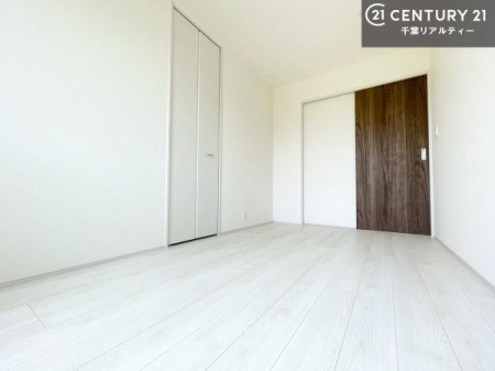 �m�� �V���v���Ƀf�U�C������Ă��邽�߁A�Ƌ��I�т܂���I
���C�ɓ���̉Ƌ��u���Ă��낰���Ԃ���邱�Ƃ��ł��܂��B
