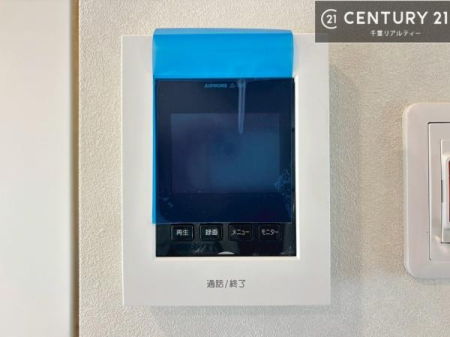 ���̑����� TV���j�^�[�t���C���^�[�z��������A�K��҂��f���Ŋm�F���Ă���Ή��ł��邽�߁A�h�Ɩʂ����S�ł��B���q�l�̂�����Ԏ��ɂ��S�����A���Ƒ��̈��S�E���S�ȕ�炵���T�|�[�g���܂��B