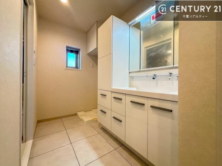 ���ʑ�E���ʏ� �g�Ȃ�𐮂�����ʏ��́A���������厖�ł��I������̐������̂��镵�͋C�����o�I�C�����悭���g�����������܂��B

