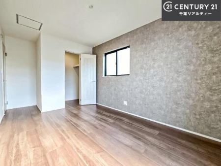 ���r���O�ȊO�̋��� ���[�X�y�[�X�����Ă��܂��I�������X�b�L�����ڂ��鎖���ł��܂��ˁB
�Ƌ��I�΂Ȃ��V���v���ȃf�U�C���ׁ̈A�Ƌ��I�΂����C�ɓ���̋�ԍ�肪�ł������ł��ˁB
