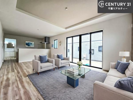 ���r���O �Ƌ��CG�p�[�X�ł��B�D�����z���܂肪���r���O����ł���ċ��S�n�̗ǂ���Ԃ����o���Ă���܂��I
���났�̎��Ԃ��߂����܂��I
