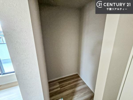 ���[ �E�H�[�N�C���N���[�[�b�g�t���ł��B��������̂��m���Ȃǂ����[���Ă��������ł��ˁI���ɂ���@�������ȂǋG�ߕ��̑傫�ȉƓd�����[�ł��܂��I