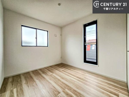 �m�� �o���R�j�[�ɖʂ��Ă���m���ł��B���邭�����肪����A���C����������ł��܂��I���N���āA�O�ɏo�Ĕw�L�т����[�ċz�����ǂ������}������邱�Ƃ��ł��܂��B