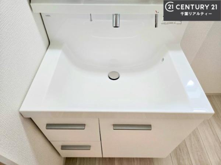 ���ʑ�E���ʏ� �[�����ʑ�{�E���́A�������˂ɂ����̂ł�����ꂪ�y�X�I���������ۂĂ܂��I
�L���C�Ȑ��ʏ��Ŏ��������̃��`�x�[�V�������オ��܂��ˁI