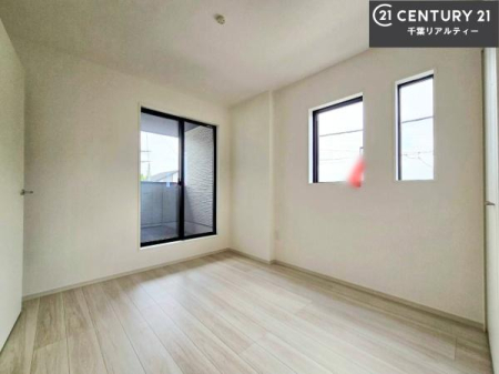 �m�� �o���R�j�[�ɖʂ��Ă���m���ł��B���邭�����肪����A���C����������ł��܂��I���N���āA�O�ɏo�Ĕw�L�т����[�ċz�����ǂ������}������邱�Ƃ��ł��܂��B
