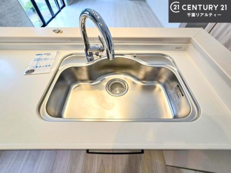 �L�b�`�� ���C�h�ȃV���N�ł��ˁI�������˂ɂ������������₷���Ǝ����y�X�d�l�̃V�X�e���L�b�`���ł��I
�f�U�C�����Ƌ@�\�������˂��L�b�`���Ő�����������܂��ˁI