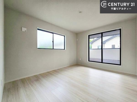 �m�� �o���R�j�[�ɖʂ��Ă���m���ł��B���邭�����肪����A���C����������ł��܂��I���N���āA�O�ɏo�Ĕw�L�т����[�ċz�����ǂ������}������邱�Ƃ��ł��܂��B