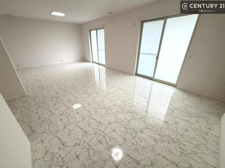 ���r���O �傫�ȑ����炽���Ղ�̗z���������閾�邢���r���O�B�J�����̂��郊�r���O�ŉƑ��c���̂��났�̎��Ԃ��߂����܂��I