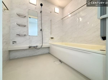 ���� �������������l�̕��͋C�̃o�X���[���́A�����o�Ă��ăo�X�^�C�����[���I
���d���撣���Ă��邲�J���ɂ��D�݂̓����̓����܂����āA�y����ł݂Ă͂������ł��傤���H