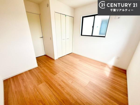 ���r���O�ȊO�̋��� ���[�X�y�[�X�����Ă��܂��I�������X�b�L�����ڂ��鎖���ł��܂��ˁB
�Ƌ��I�΂Ȃ��V���v���ȃf�U�C���ׁ̈A�Ƌ��I�΂����C�ɓ���̋�ԍ�肪�ł������ł��ˁB