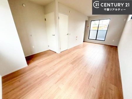 �m�� �o���R�j�[�ɖʂ��Ă���m���ł��B���邭�����肪����A���C����������ł��܂��I���N���āA�O�ɏo�Ĕw�L�т����[�ċz�����ǂ������}������邱�Ƃ��ł��܂��B