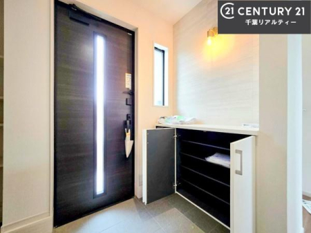 ���� �V���[�Y�{�b�N�X�t���Ȃ̂ŁA���ւ��Еt�����|�������₷���ł��I
�X�b�L���������ւŌ˂��J�����u�ԁA�������̂���S�n������Ԃ��o�}���Ă���܂��B