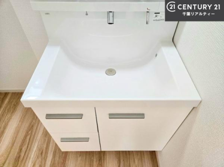 ���ʑ�E���ʏ� �[�����ʑ�{�E���́A�������˂ɂ����̂ł�����ꂪ�y�X�I���������ۂĂ܂��I
�L���C�Ȑ��ʏ��Ŏ��������̃��`�x�[�V�������オ��܂��ˁI