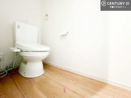 �g�C�� �������֍��ɂ��A�~��͕֍����g�����ł���̂ŗ₽���֍��ɍ��炸�ɍςފ������d�l�ł��I�V���v���ȃJ���[����Ƃ��Ă���̂ŁA������ꂪ���₷���ł��B�i�{�H��j