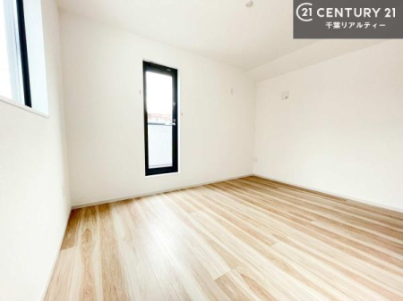 �m�� �o���R�j�[�ɖʂ��Ă���m���ł��B���邭�����肪����A���C����������ł��܂��I���N���āA�O�ɏo�Ĕw�L�т����[�ċz�����ǂ������}������邱�Ƃ��ł��܂��B