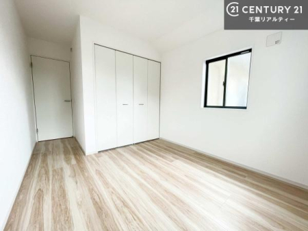�q������ ���[�X�y�[�X�����Ă��܂��I�������X�b�L�����ڂ��鎖���ł��܂��ˁB
�Ƌ��I�΂Ȃ��V���v���ȃf�U�C���ׁ̈A�Ƌ��I�΂����C�ɓ���̋�ԍ�肪�ł������ł��ˁB