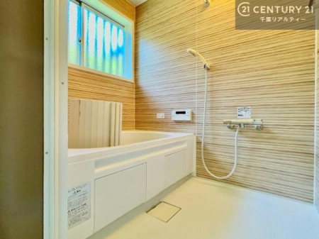 ���� �������������l�̕��͋C�̃o�X���[���́A�����o�Ă��ăo�X�^�C�����[���I
���d���撣���Ă��邲�J���ɂ��D�݂̓����̓����܂����āA�y����ł݂Ă͂������ł��傤���H