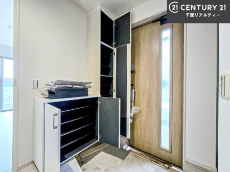 ���� �V���[�Y�{�b�N�X�t���Ȃ̂ŁA���ւ��Еt�����|�������₷���ł��I
�X�b�L���������ւŌ˂��J�����u�ԁA�������̂���S�n������Ԃ��o�}���Ă���܂��B