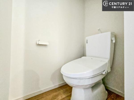 �g�C�� �������֍��ɂ��A�~��͕֍����g�����ł���̂ŗ₽���֍��ɍ��炸�ɍςފ������d�l�ł��I�V���v���ȃJ���[����Ƃ��Ă���̂ŁA������ꂪ���₷���ł��B