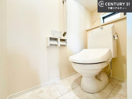 �g�C�� �������֍��ɂ��A�~��͕֍����g�����ł���̂ŗ₽���֍��ɍ��炸�ɍςފ������d�l�ł��I�V���v���ȃJ���[����Ƃ��Ă���̂ŁA������ꂪ���₷���ł��B