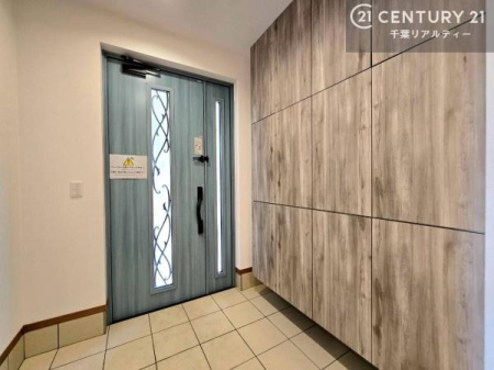 ���� ���ւ܂��̎��[�X�y�[�X����������m�ۂ��Ă��邽�߁A��������Ɛ������ڂ��₷���A���ł����K�Ȍ��ւ�ۂĂ܂��B