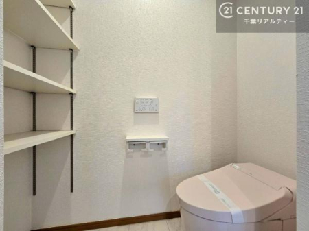 �g�C�� �������֍��ɂ��A�~��͕֍����g�����ł���̂ŗ₽���֍��ɍ��炸�ɍςފ������d�l�ł��I�V���v���ȃJ���[����Ƃ��Ă���̂ŁA������ꂪ���₷���ł��B
