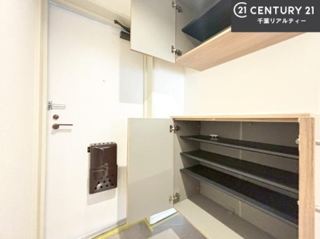 ���� �V���[�Y�{�b�N�X�t���Ȃ̂ŁA���ւ��Еt�����|�������₷���ł��I
�X�b�L���������ւŌ˂��J�����u�ԁA�������̂���S�n������Ԃ��o�}���Ă���܂��B