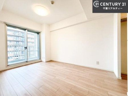 �m�� �o���R�j�[�ɖʂ��Ă���m���ł��B���邭�����肪����A���C����������ł��܂��I���N���āA�O�ɏo�Ĕw�L�т����[�ċz�����ǂ������}������邱�Ƃ��ł��܂��B