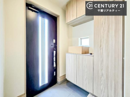 ���� �V���[�Y�{�b�N�X�t���Ȃ̂ŁA���ւ��Еt�����|�������₷���ł��I
�X�b�L���������ւŌ˂��J�����u�ԁA�������̂���S�n������Ԃ��o�}���Ă���܂��B