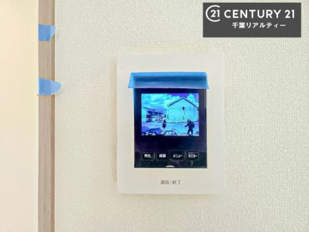 ���̑����� TV���j�^�[�t���C���^�[�z��������A�K��҂��f���Ŋm�F���Ă���Ή��ł��邽�߁A�h�Ɩʂ����S�ł��B���q�l�̂�����Ԏ��ɂ��S�����A���Ƒ��̈��S�E���S�ȕ�炵���T�|�[�g���܂��B