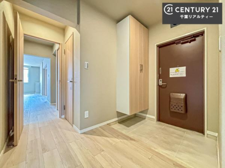 ���� �V���[�Y�{�b�N�X�t���Ȃ̂ŁA���ւ��Еt�����|�������₷���ł��I
�X�b�L���������ւŌ˂��J�����u�ԁA�������̂���S�n������Ԃ��o�}���Ă���܂��B