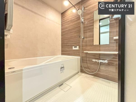���� �������������l�̕��͋C�̃o�X���[���́A�����o�Ă��ăo�X�^�C�����[���I
���d���撣���Ă��邲�J���ɂ��D�݂̍���̓����܂����āA�y����ł݂Ă͂������ł��傤���H