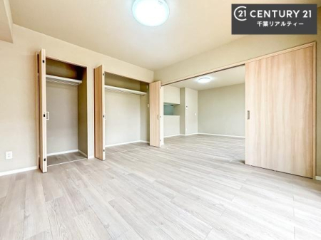 �q������ ���[�X�y�[�X�����Ă��܂��I�������X�b�L�����ڂ��鎖���ł��܂��ˁB
�Ƌ��I�΂Ȃ��V���v���ȃf�U�C���ׁ̈A�Ƌ��I�΂����C�ɓ���̋�ԍ�肪�ł������ł��ˁB