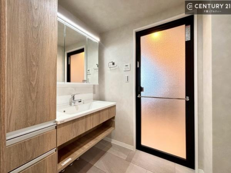 ���ʑ�E���ʏ� �g�Ȃ�𐮂�����ʏ��́A���������厖�ł��I������̐������̂��镵�͋C�����o�I�C�����悭���g�����������܂��B