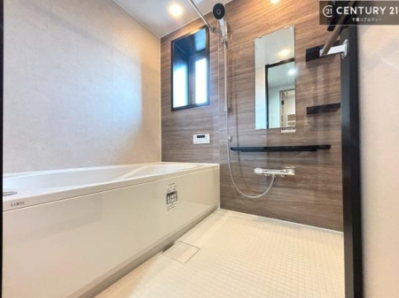 ���� �������������l�̕��͋C�̃o�X���[���́A�����o�Ă��ăo�X�^�C�����[���I
���d���撣���Ă��邲�J���ɂ��D�݂̓����̓����܂����āA�y����ł݂Ă͂������ł��傤���H