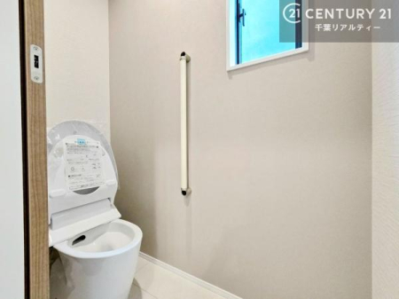 �g�C�� �������֍��ɂ��A�~��͕֍����g�����ł���̂ŗ₽���֍��ɍ��炸�ɍςފ������d�l�ł��I�V���v���ȃJ���[����Ƃ��Ă���̂ŁA������ꂪ���₷���ł��B