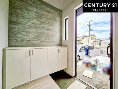 ���� �V���[�Y�{�b�N�X�t���Ȃ̂ŁA���ւ��Еt�����|�������₷���ł��I
�X�b�L���������ւŌ˂��J�����u�ԁA�������̂���S�n������Ԃ��o�}���Ă���܂��B