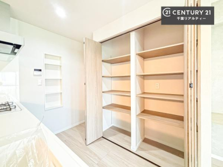 ���[ �L�b�`�����[���[�����Ă��܂��I�I��ɂȂ��Ă���̂Ő������ڂ����₷���I
