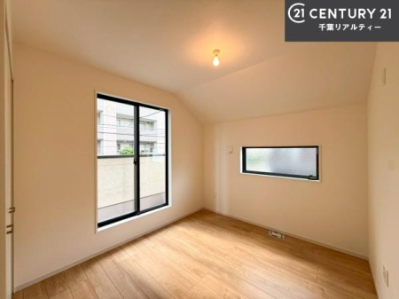 �m�� �o���R�j�[�ɖʂ��Ă���m���ł��B���邭�����肪����A���C����������ł��܂��I���N���āA�O�ɏo�Ĕw�L�т����[�ċz�����ǂ������}������邱�Ƃ��ł��܂��B