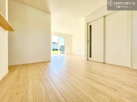 ���r���O �S�n�ǂ����r���O�͉Ƒ������R�ƏW�܂�܂��B�Ƒ��c�R�̎��Ԃ����������ł��B���Ƒ��ƁA����w�[���������Ԃ��߂��������ł��ˁB