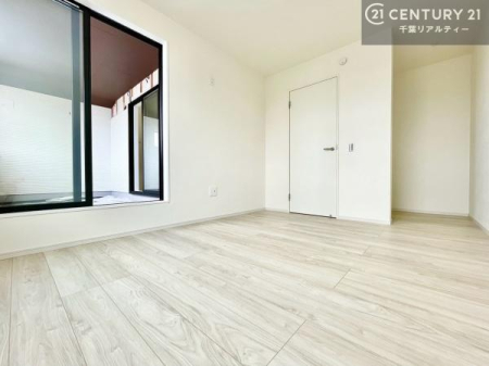 �Q�� �o���R�j�[�ɖʂ��Ă���m���ł��B���邭�����肪����A���C����������ł��܂��I���N���āA�O�ɏo�Ĕw�L�т����[�ċz�����ǂ������}������邱�Ƃ��ł��܂��B