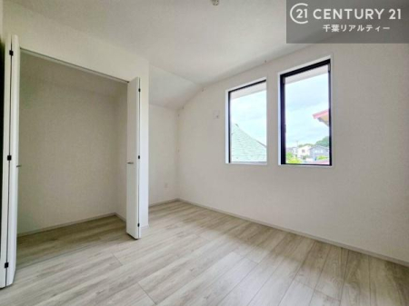�m�� �V���v���Ƀf�U�C������Ă��邽�߁A�Ƌ��I�т܂���I
���C�ɓ���̉Ƌ��u���Ă��낰���Ԃ���邱�Ƃ��ł��܂��B
