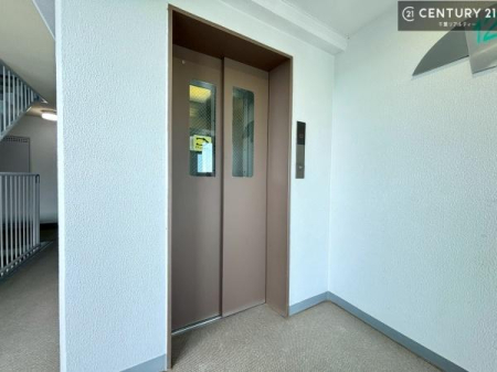 ���̑����p�� �G���x�[�^�[�����ŁA���X�̈ړ������K�B�ܘ_��~�K�ł��I
�����̓��₨�ו��̑������ł��A�X���[�Y�ɂ��A��������܂��I