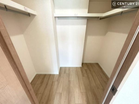 ���[ �E�H�[�N�C���N���[�[�b�g�t���ł��B��������̂��m���Ȃǂ����[���Ă��������ł��ˁI���ɂ���@�������ȂǋG�ߕ��̑傫�ȉƓd�����[�ł��܂��I