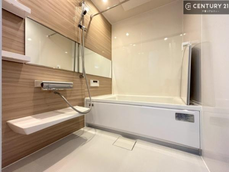 ���� �������������l�̕��͋C�̃o�X���[���́A�����o�Ă��ăo�X�^�C�����[���I
���d���撣���Ă��邲�J���ɂ��D�݂̓����̓����܂����āA�y����ł݂Ă͂������ł��傤���H