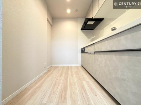 �L�b�`�� ��Ƃ肠�钲���X�y�[�X�ō�Ƃ����₷�����K�ȃL�b�`���ł��I
���q�l�ƈꏏ�ɂ��َq������y���߂�L�X�X�y�[�X�ł��B�y�����������ԂɂȂ肻���ł��ˁI