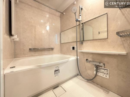 ���� �������������l�̕��͋C�̃o�X���[���́A�����o�Ă��ăo�X�^�C�����[���I
���d���撣���Ă��邲�J���ɂ��D�݂̓����̓����܂����āA�y����ł݂Ă͂������ł��傤���H