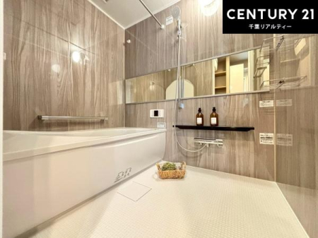 ���� �������������l�̕��͋C�̃o�X���[���́A�����o�Ă��ăo�X�^�C�����[���I
���d���撣���Ă��邲�J���ɂ��D�݂̓����̓����܂����āA�y����ł݂Ă͂������ł��傤���H