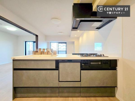 �L�b�`�� ���[�͂̍����V�X�e���L�b�`���ŁA��������H�����������Еt���A�L�X�Ƃ�����Ԃŉ��K�ɗ������y���߂܂��B